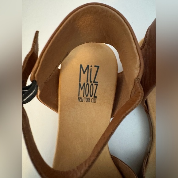 Miz Mooz New York City NWOT Antony Brown Leather Flat Comfort Sandals Size 7 - Picture 5 of 9